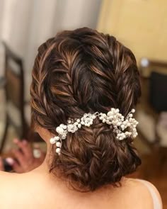 Desi Hair, Lehenga Hairstyles, Bridal Hairstyle Indian, Hairstyle Indian Wedding, Hairstyle Indian, Bridal Hairstyle Indian Wedding, Hair Style On Saree, Long Hairstyle Ideas, Wedding Bun Hairstyles