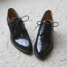 Miss Button Black Leather Women's Mid Heel Oxford Oxford Shoes With Dress, Black Oxford Shoes, Insole Design, Italian Leather Shoes, Black Oxfords, Oxford Heels, Italian Shoes, Unique Shoes, Women Oxford Shoes