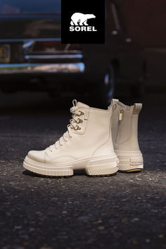 Head-turning style meets waterproof protection with the ONA AVE™ Lace Boot. Fall/winter Boots, Europe Winter Outfits, Surfer Shoes, Outfit Botas, Work Dinner, Thursday Boots, Heart Shoes, Winter Fashion Boots, Europe Winter