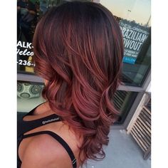 ♡ ; Pinterest : @ XOkikiiii Reverse Ombre Hair, Gold Balayage, Rose Gold Balayage, Dark Red Hair Color, Medium Length Wavy Hair, Ombre Hair Blonde, Dark Rose