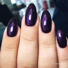 Dark purple almond nails Purple Winter Nails, Nail Purple, Ongles Gel Violet, Midnight Purple, Nails Dark, Purple Nail Art, Purple Acrylic Nails