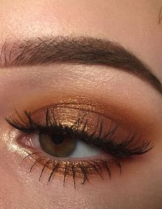 Warm Makeup, Maquillage On Fleek, Brow Mascara, Glitter Eye Makeup, Smink Inspiration, Eye Makeup Pictures, Gold Eyeshadow, Beauty Make-up, Eye Makeup Art