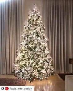 Get ready to deck the halls with the perfect Christmas tree! 🎄🎅🏼 #ChristmasTree #HolidayDecor #FestiveVibes #MerryAndBright #TisTheSeason #JoyToTheWorld #WinterWonderland #OhChristmasTree #DeckTheHalls #HappyHolidays Christmas Tree Goals, Shabby Chic Christmas Decorations, Chirstmas Decor, Silver Christmas Decorations, Flocked Christmas Trees Decorated