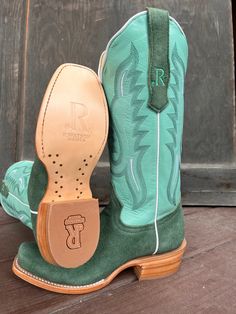 Finding a cowgirl boot is easy. Finding a quality, handcrafted boot at a reasonable price is tough. R. Watson boots is bringing back old-world craftsmanship, the genuine article, one pair at a time. R. Watson presents these narrow square toe beautiful roughout boots in teal (with a mint cowhide shaft. These boots have the R. Watson comfort system, all leather stacked cowboy heel, counters, solid steel shank, and are 13″ total in height. Note: R. Watson calls this teal - if we were naming this co R Watson Boots, Roughout Boots, Square Toe Cowgirl Boots, Western Chic Fashion, Cowgirl Boots Square Toed, Western Boots Outfit, Cute Cowgirl Boots, Western Wardrobe, Girl Cowboy Boots