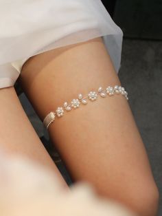 White  Collar  Zinc Alloy Floral Garters Embellished   Wedding & Event Pearl Belts For Women, Wedding Garter Belt, Garter Belts Bridal, Garters Aesthetic, Outfit With Garter Belt, Bellagio Wedding, Pearl Garter, Garter Aesthetic, Pearl Wedding Decorations