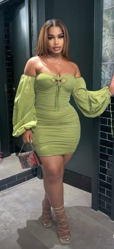 Thick Body Outfits Dresses, Chill Baddie Outfits, Curvy Baddie, Plus Size Aesthetic Outfits, Thick Body Outfits, Swimsuit Jewelry, Tight Fitted Dresses