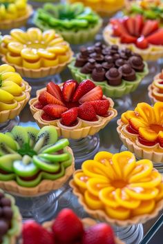 there are many different types of fruit tarts