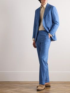 Richard James' designs are informed by 25 years of client-facing experience on London's Savlle Row. Tailored on the label's classic 'Hyde' block, this blazer is cut from a lightweight linen-blend in a soft-shoulder profile with high peak lapels. Pair yours with tonal trousers. Linen Blazer Men, Suit Jacket For Men, Richard James, Mens Wedding Attire, Jackets Uk, Linen Suits, Ralph Lauren Shop, Guest Attire, Linen Suit