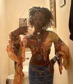 #earthyaesthetic #earthyblackgirlaesthetic #earthyjewelry #earthyvibes #earthy #blackgirl Spiritual Fashion, Boho Fits, Earthy Style, Curly Haircuts, Earthy Outfits, Estilo Hippie, Mode Boho, Foto Ideas Instagram, Lookbook Outfits