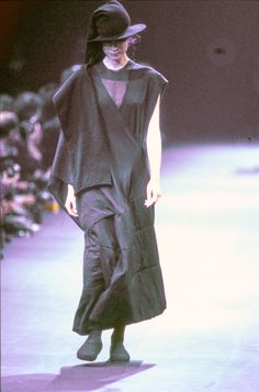 Cecilia Chancellor, Draped Trousers, Fashion Gender Neutral, Women Hats Fashion, Long Vest, Eclectic Fashion