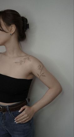 Shoulder Wrap Tattoo Women, Shoulder To Arm Tattoos For Women, Tattoo Ideas Collar Bone For Women, Mid Arm Tattoos For Women, Front Of Shoulder Tattoo, Fine Line Shoulder Tattoo, Clavicle Tattoos For Women, Under Collar Bone Tattoos, Line Tattoo Arm