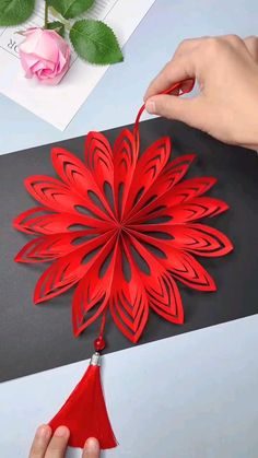 origami sanatı Flower Craft, Try It, Paper Crafts, Pendant, Instagram, Art