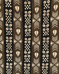 African Bogolan Mud cloth - Black / Dark mustard - Afrilege Chair Crafts, Mudcloth Decor, Decoration Pillows, Curtains Wall, African Pattern Design, African Artwork, African Mudcloth, Mudcloth Fabric, Kuba Cloth