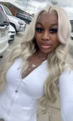 Ash Blonde Middle Part Black Women, Middle Part Sew In Straight Leave Out, Blond Hairstyles For Black Women, Style Wigs Black Women, 613 Hairstyles For Black Women, Frontal Lace Wig Styles, Side Part Blonde Wig Black Women, Blond Wig Hairstyles, Blonde Side Part Black Women