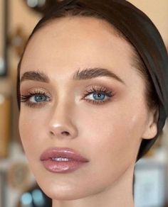 Bridesmaid Makeup Blue Eyes, Bridal Makeup For Blue Eyes, Wedding Makeup Blue, Summer Wedding Makeup, Pale Skin Makeup, Pale Makeup, Fair Skin Makeup, Wedding Guest Makeup