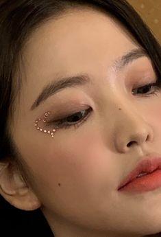 Yeri Instagram, Gem Makeup, Concert Makeup, Rhinestone Makeup, Eye Makeup Looks, Fotografi Vintage, Red Makeup