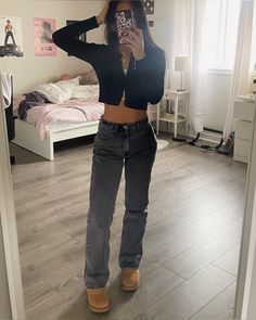 #blackjeans #garage #clothes #uggs #blackwashed #falloutfit #cardigan #cardiganoutfit #blackoutfit Jeans Outfit Black, Lace Up Uggs Outfit, Cute Black Jean Outfits, Black Ugg Outfit Ideas, Casual Outfit Black Jeans, Black Jean Outfits For Women, Garage Outfits, Garage Clothes, Outfit With Black Jeans