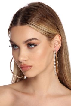 Go for extra shine in these larger than life hoop earrings! They feature a gold hued large hoop adorned with rhinestones and an omega back closure. Selected fashion products to make you show your confidence and charm Natural Full Face Makeup, Crystal Point Jewelry, Half Moon Earrings, Geode Earrings, Hammered Hoop Earrings, Ear Jacket Earring, Beautiful Portraits, Big Hoop Earrings, Small Hoop Earrings