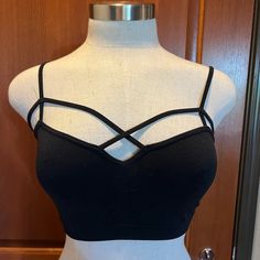 One Size Fits All Bralette. Can Be Worn Under Dresses, Thanks, Or As An Undergarment. No Bra Pads. Color: Black Fit: Fitted. Seamless. Fabric: 92% Nylon 8% Spandex Hand Wash/Delicate Cycle W/ Cold Water, Hang To Dry! Made In The Usa. Any Questions, Feel Free To Ask! Sports Bra Set, Vintage Slip Dress, Ganpati Decoration, Flannel Pajama Sets, Red Plaid Flannel, High Waisted Briefs, Long Sleeve And Shorts, Bralette Crop Top, Black Bralette