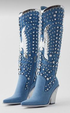 Rhinestone Cowgirl, Bota Country, Fashion Shoes Heels, Diy Clothes And Shoes, Country Concert Outfit, Yee Haw, Girly Shoes, Knee High Leather Boots, Fashion Heels