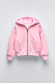 Long sleeve hooded sweatshirt. Front zip closure. Front pouch pockets. Cute Online Clothing Stores, Cute Swag Outfits, Simple Trendy Outfits, Cute Simple Outfits, Swag Outfits, Lookbook Outfits, Womens Casual Outfits