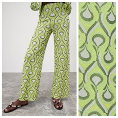 Nwt. Zara Special Edition Green Geometric Print Pants/Trousers With Wide Legs, Elastic Waistband. Size S. Ref. 9874/108. Waist 13" Flat, Rise 12", Inseam 30,5". L Trendy Green Non-stretch Wide Leg Pants, Green Non-stretch Bottoms For Spring, Fitted Green Pants For Summer, Trendy Green Wide-leg Pants, Green Ankle-length Pants For Spring, Green Wide-leg Pants For Spring, Green Trousers For Spring, Trendy Green Spring Pants, Trendy Zara Wide Leg Ankle-length Pants