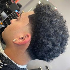 Haircut For Men Curly Hair Long, Tape Up Haircut Men, Faded Haircut For Men Medium Long, Short Curly Hair Men Black Curls, High Taper Fade Curly Hair, Low Fade Haircut Mens Black, Mid Taper Curly Hair, Mid Taper Fade Haircut Curly