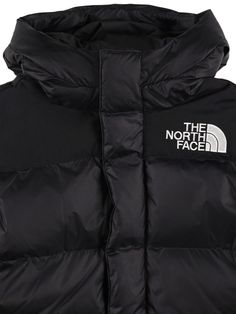 Non-detachable hood . Concealed front zip closure. Adjustable cuffs. Logo detail. Waterproof, breathable, seam-sealed DryVent™ 2L shell with a non-PFC DWR finish. Two front pockets. One internal pocket. SIZING:,XS=5/6Y = Height: 116/120cm,S=7/8Y = Height: 124/133cm,M=10Y = Height: 137/143.5cm,L=12Y = Height: 147/151cm,XL=14/16Y = Height: 155/160cm,XXL=18/20Y = Height: 162.5/165cm School Vacation, Knitwear Outfit, North Face Girls, Walker Shoes, Stella Mccartney Kids, Swimwear Cover, Swim Accessories, Kids Branding, Detachable Hood