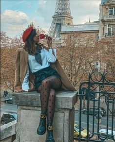 Deep Questions To Ask Friends, Random Questions To Ask, Questions To Know Someone, Questions To Ask Friends, Paris Winter Fashion, Paris Trip Outfits, Hot Seat Questions, Beret Outfit, Questions To Get To Know Someone