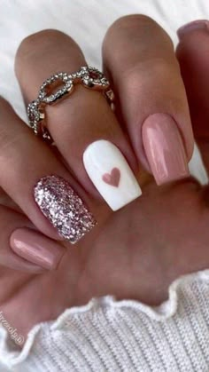 25 Simple Glitter Nail Ideas To Glam You Up In The Blink Of An Eye - 186 Feb Nails, Valentines Nail, Valentines Day Nails