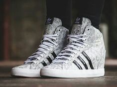 Adidas Wedge Sneakers, Wedged Sneakers, Sneaker Heads, Sneaker Wedges, Sneaker Magazine, Hightop Sneakers, Baskets Adidas, Adidas Sneakers Women, Adidas Sneaker