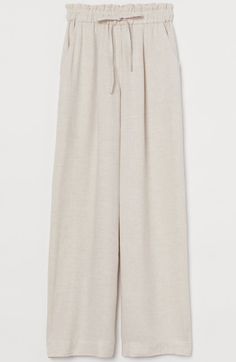 High Waist Wide-Cut Pants In Woven Fabric With A Elastized Waistband With A Drawstring, Ruffle Trim, Diagonal Side Pockets, And Straight Wide Legs.** H&m Linen Pants, White Linen Pants Outfit, Linen Outfits, Long Pants Outfit, Linen Pants Outfit, Summer Style Guide, Pants Linen, Linen Pant, White Linen Pants