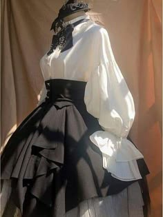 Gaun Abad Pertengahan, Evening Prayer, Vestidos Vintage, Quince Dresses, Fantasy Dress, Historical Dresses, Kawaii Clothes