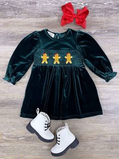 Emerald Green Smocked Gingerbread Velvet Dress - Sydney So Sweet Smocked Christmas Dress, Winter Holiday Outfits, Ohio Girls, Enchanting Dress, Cute Christmas Outfits, Long Sleeve Velvet Dress, Girls Christmas Outfits, Girls Boutique Clothing, Gingerbread Men