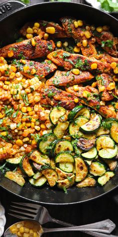 Garlic Butter Chicken with Zucchini and Corn Dishes That Last A Week, Family Weekday Dinner Ideas, Low Calorie High Protein Summer Meals, Dinner Ideas For Hosting Friends, Chicken With Zucchini, Potato Bake, Chicken Zucchini, Garlic Butter Chicken, Happy Food