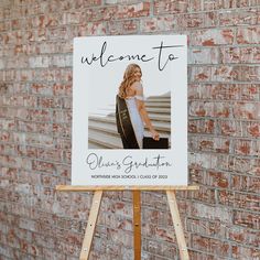 Graduation Welcome Sign, Graduation Party Pictures, Modern Graduation Party, High School Graduation Party Decorations, College Grad Party, Graduation Party Signs, Backyard Graduation Party, Senior Graduation Party