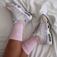 Bad Girl Style, 2023 Vibes, Airmax Nike, Best Boots, Cute Shoes Heels, Custom Nike Shoes, Custom Nike, Custom Nikes