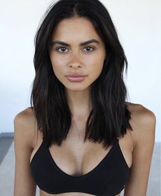 Brunette Mid Length Hair, Sophia Esperanza, Sophia Miacova, Rambut Brunette, Dark Brunette Hair, Brown Hair Inspo, Haircuts Straight Hair, Mid Length Hair, Hair Inspiration Color