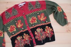 Fun vintage rare novelty hand knitted cropped cardigan sweater. Featuring detailed autumn oak and pine trees, fall leafs and cute 3D acorn detail. Three tone colors, leafs on the back.  Soft cotton/ramie blend Made by Robert Scott Ltd. Circa 1990s Fits like oversized or large, xlarge: 46" bust 22" length 20" sleeves Condition: excellent!  shop our best selection of authentic vintage knitwear here: https://etsy.me/3XGKMBb  shop Adrian Company Vintage: https://etsy.me/3u2Ewbi  Follow us on instagr Cozy Knitted Patterns For Fall, Fall Knitting Patterns With Long Sleeves, Fall Long Sleeve Fair Isle Pattern, Fair Isle Long Sleeve Patterns For Fall, Handmade Brown Sweater For Fall, Fall Knit Patterns, Style Manifestation, Knitted Cropped Cardigan, Autumn Cardigan