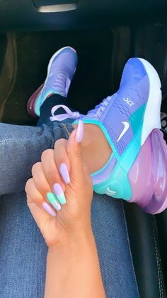 Mode Tips, Preppy Shoes, Jordan Shoes Girls, Custom Nike Shoes, All Nike Shoes, Nike Air Shoes, Cute Nike Shoes, Fresh Shoes, Cute Sneakers