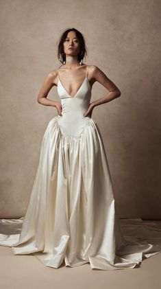 Nina – LOHO BRIDE Skull Skirt, Danielle Frankel, Mode Inspo, Wedding Dress Inspiration, Dream Wedding Dresses, Mode Inspiration, Fancy Dresses, Dream Dress, Look Fashion