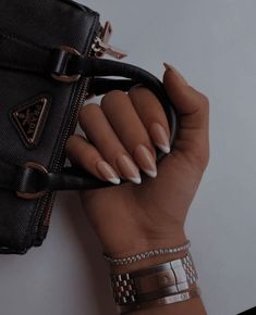 TRENDY MINIMALIST NAILS | NEUTRAL NAILS Neutral Nail Ideas Almond, Modern Manicure Ideas, Asymmetrical French Tip, Luxury Nails Classy, Engagement Nails, Nagellack Trends, Classy Nail Designs, Minimal Nails, Classy Acrylic Nails