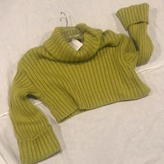 Cotton Candy La Chunky Ribbed Sweater. Cowl Neck, Cropped, Wide Rolled Sleeve Cuff. Awesome Color Of Chartreuse Green. Super Soft And Super Cozy. Sweater Is Slightly Heavier. All Measurements Are In Pics. New, With Tagsnever Worn. Size M Chartreuse Green, Fitted Turtleneck, Chenille Sweater, Thick Sweaters, Bell Sleeve Sweater, Little Outfits, Sleeve Cuff, Cozy Sweater, Chunky Sweater