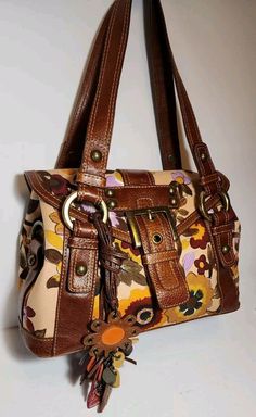 Leather Flower, Side Wall, Leather Flowers, Vintage Purses, Pretty Bags, Cute Purses, Hippie Outfits, Cute Bags