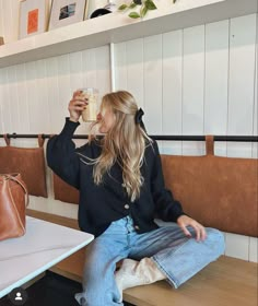 Jeans And Cardigan, Instagram Baddie, Overalls Outfit, Fall Fits, Cute Fall Outfits, Blake Lively, Gigi Hadid