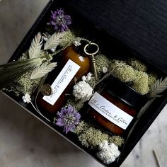 Our Cedar & Citrus scent has been a favorite among friends and family and we're excited to share it here in this curated, giftable format. Each box is built to be an experience, with preserved flowers, moss and an antique-style skeleton key. Please note, our bottle style for the body wash has changed to a squeezable format. Eucalyptus Gift Basket, Christmas Gifts For Mother, Botanical Products, Botanical Perfume, Eco Store, Perfume Recipes, Monthly Box, Mother Christmas Gifts, Curated Gift Boxes