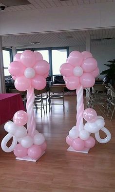 balloons are arranged in the shape of flowers