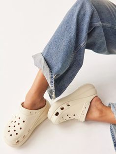 White Crocs Aesthetic, Crocs Platforms, Crocs Platform Clog, Orange Crocs, Clog Outfit, Crocs Platform