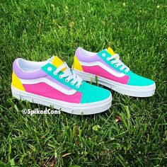 Custom colored all white canvas Vans Old Skool Low Top (aunthentic)Colored with yellow teal pink and light purple ***to trade out or change a color placement please be very specific in the details when ordering****Shoes not available in sizes smaller than * 3.5 youth/women 5 unless noted ***Be aware of your Vans size before ordering shoes may run big for some and a size smaller may need to be ordered*** Any questions feel free to ask!!! Old Skool Vans Outfit, Colourful Shoes, Vans Custom, Vans Old Skool Low, Custom Vans Shoes, Painted Shoes Diy, Vans Outfit, Rainbow Shoes, Jordan Shoes Girls