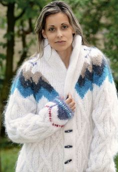 Mohair Coat, Icelandic Sweaters, Fuzzy Coat, Pullover Outfit, Cardigan White, Turtle Neck Jumper, Shawl Cardigan